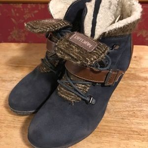 Suede and sweater Muk luks  heeled booties